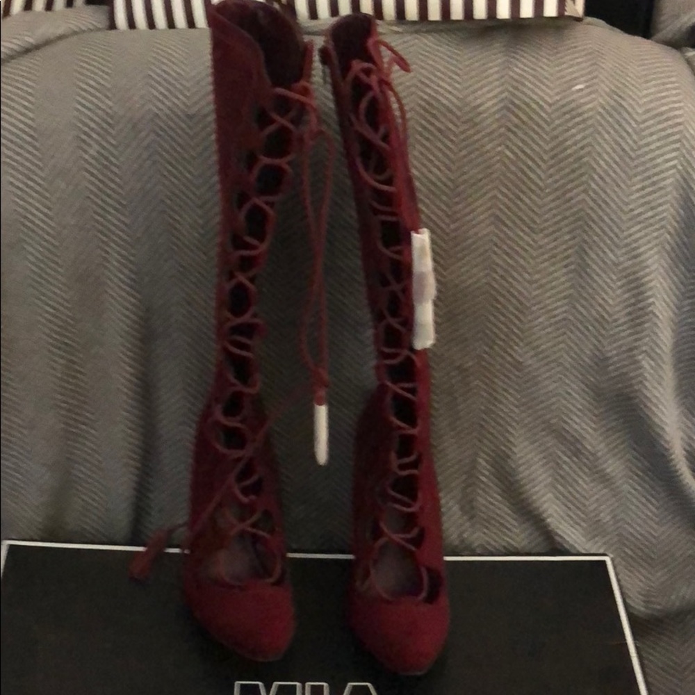 Brand New Mia Evelin’s OxBlood Nova Suede GG1042